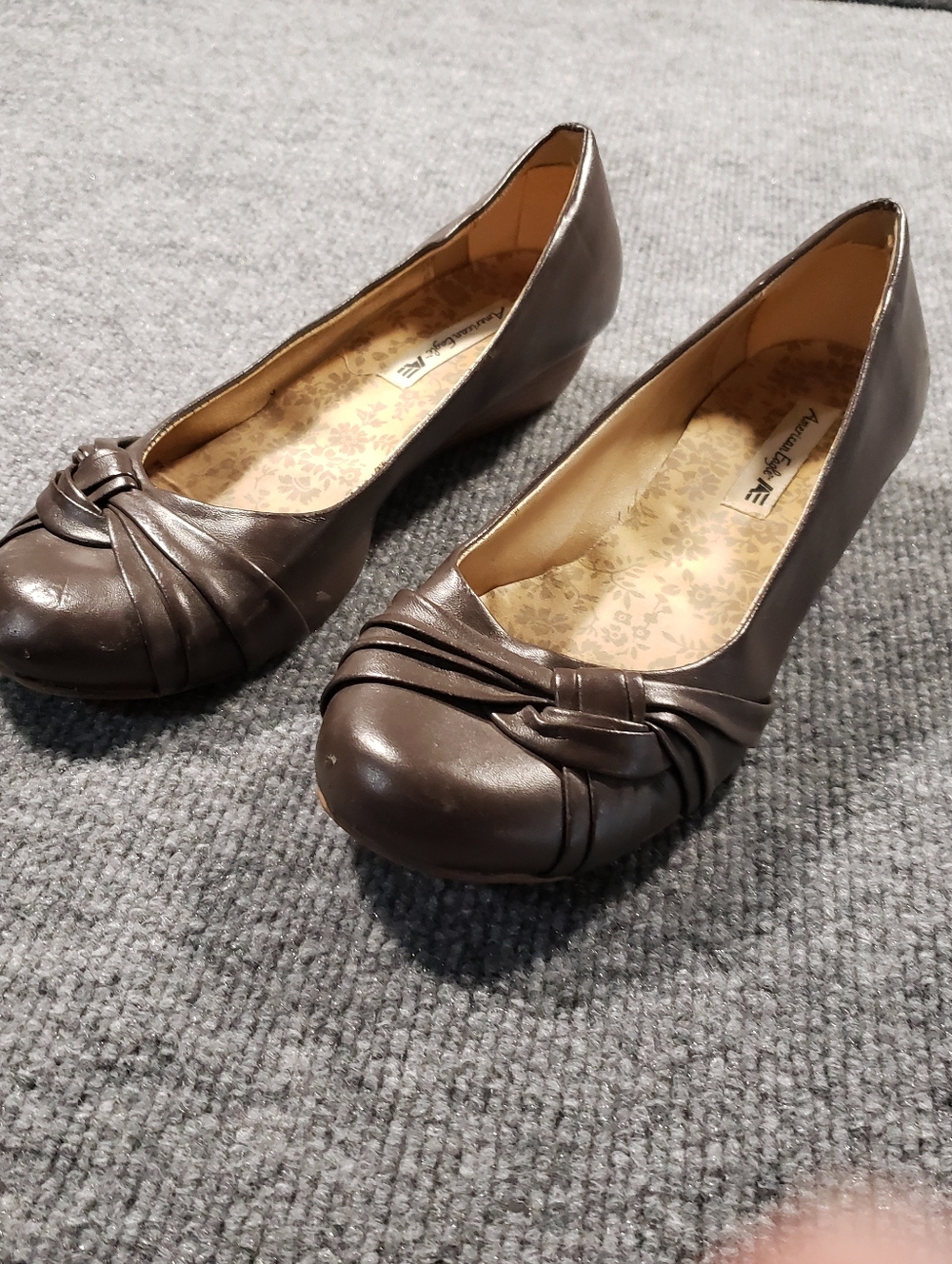 American Eagle Shoes 6.5 Slip On Ballet Flat Brown Pleated Knot Small Wedge
